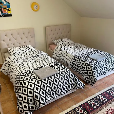 Istanbul 住宿加早餐酒店 地拉那